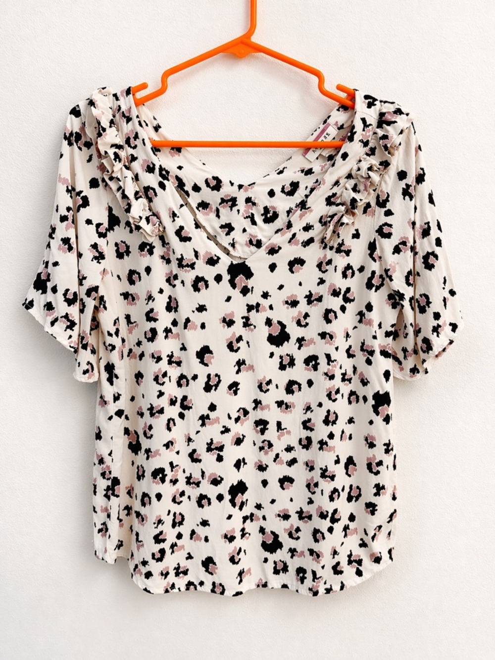Women’s Cream Leopard Print Ruffle V-Neck Top
